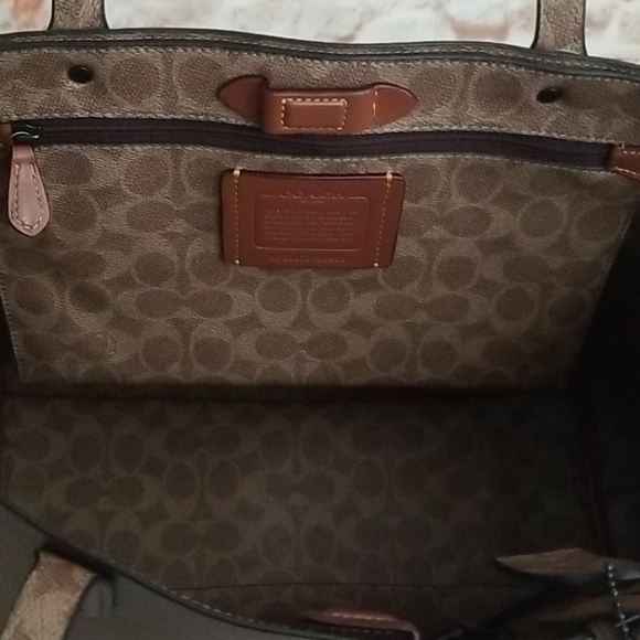 New COACH Central Signature Coated Canvas Tote - Picture 11 of 13